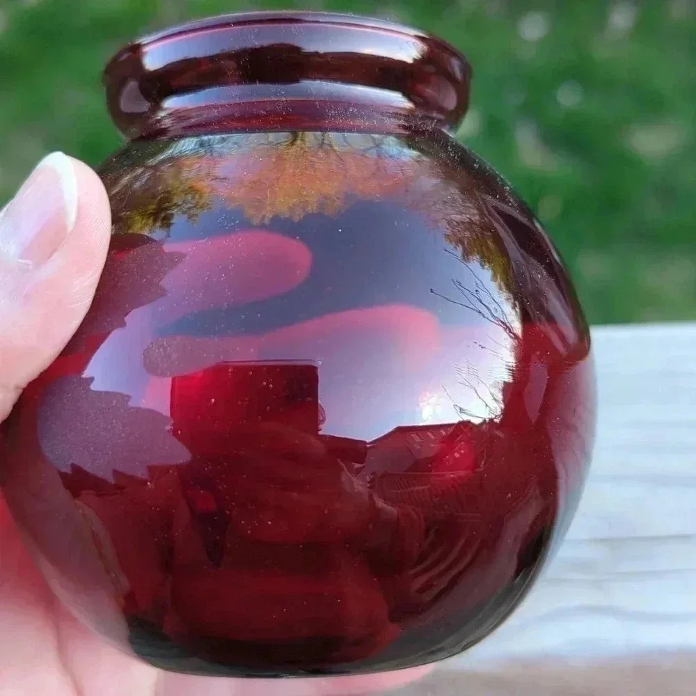Ruby Red round  vase - Picture 5 of 7